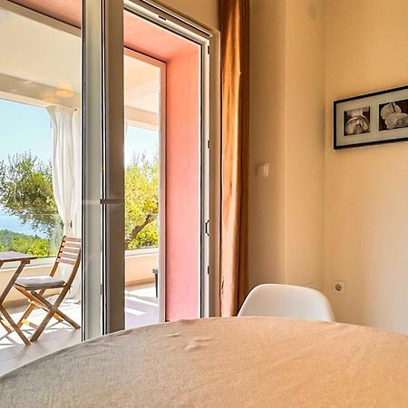Studio Vesna With A Terrace And Sea View Рабац Екстериор снимка