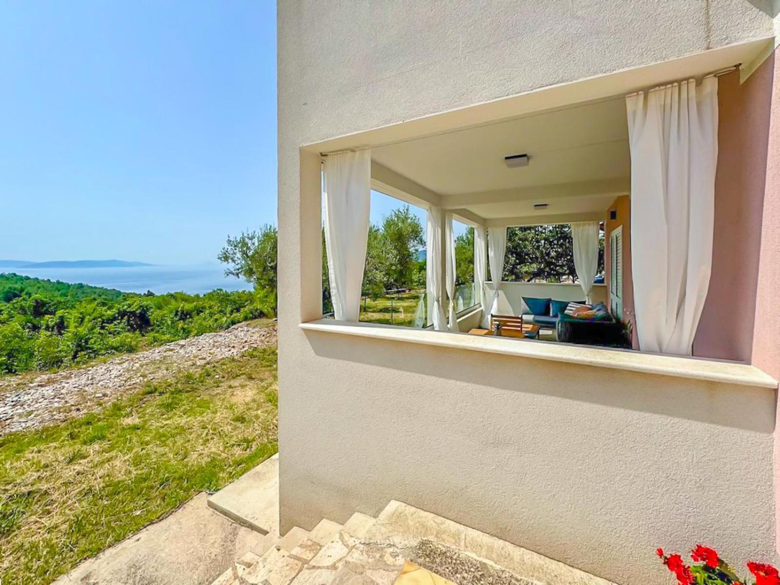 Studio Vesna With A Terrace And Sea View Рабац Екстериор снимка